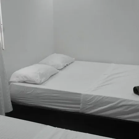 Pensión In Guest - C7-l Near The Sea With Pool Air Conditioning And Wifi *