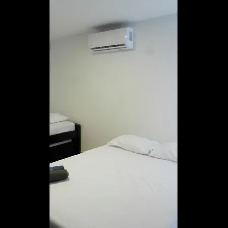In Guest - C7-l Near The Sea With Pool Air Conditioning And Wifi Pensión