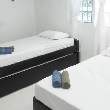 In Guest - C7-l Near The Sea With Pool Air Conditioning And Wifi Pensión
